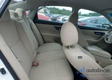 2015 Nissan Altima 2.5 из США, поврежденный, VIN 1N4AL3AP1FC445840